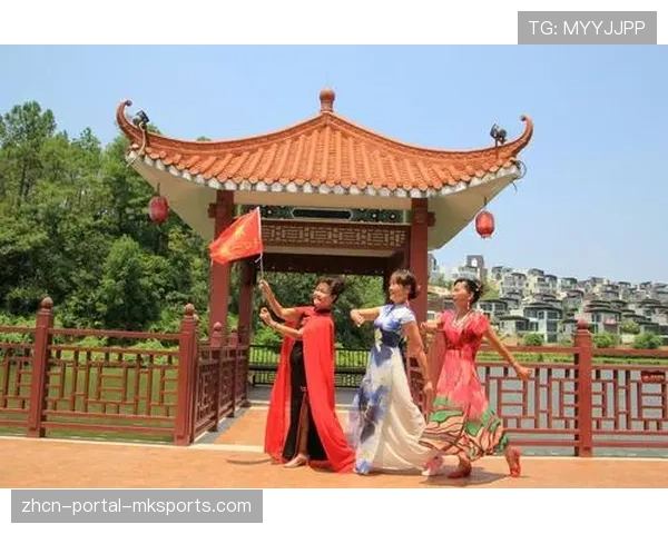 维拉公园响起掌声,埃梅里半场变阵四后卫迅速扭转局势